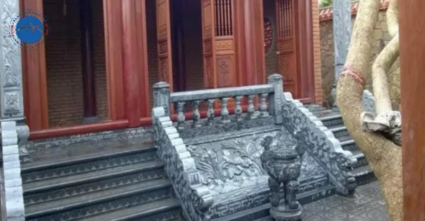 Bậc thềm đá băm mặt chống trơn ngoài trời