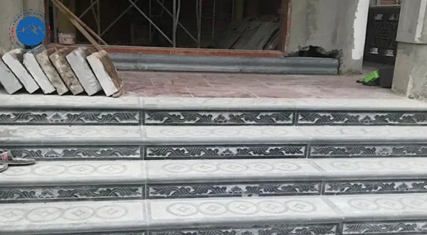 Bậc thềm đá màu sáng tạo cảm giác rộng rãi