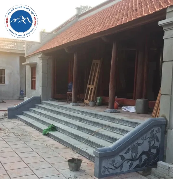Bậc thềm đá tự nhiên cho gia chủ