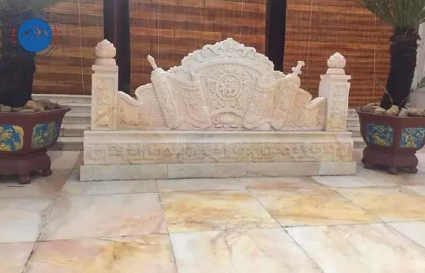 Cuốn thư đá xanh rêu bo viền chạm khắc hoa văn tinh xảo