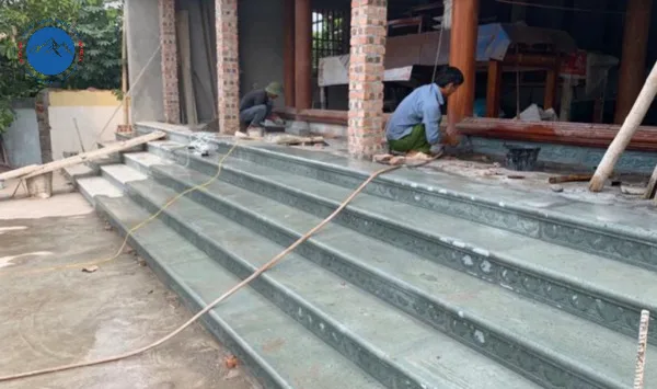 Đội ngũ nghệ nhân thi công bậc thềm đá
