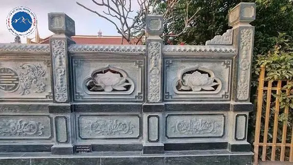 Hạng mục lan can đá xanh bao quanh hồ cá koi cao cấp