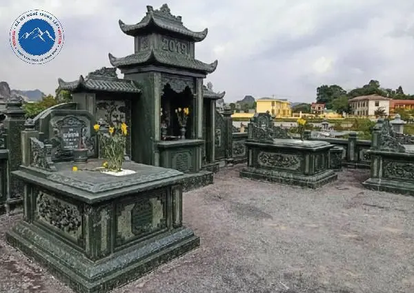 Khu lăng mộ đá xanh đen hoàn thiện tại Hải Dương