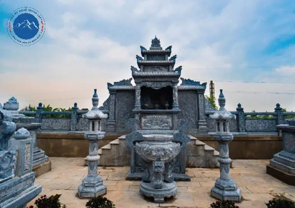 Khu lăng mộ đá xanh rêu hai mái chuẩn phong thủy cho gia tộc