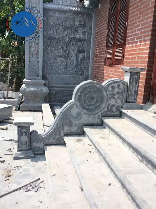 Kiểu bậc đá xanh đen giật cấp phân tầng cực kỳ ấn tượng