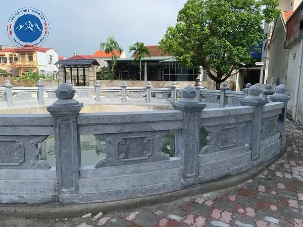 Lan can đá xanh phù hợp với nhiều công trình