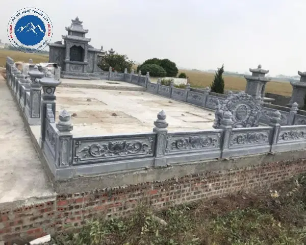 Lăng mộ đá đôi hai mái dành cho ông bà tổ tiên