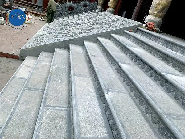 Mẫu bậc thềm đá xanh hiện đại sang trọng