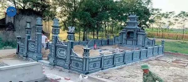 Cuốn thư đá nguyên khối đặt trước lăng mộ ngăn chặn tà khí