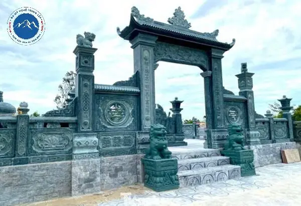 Mẫu cổng đá tam quan bề thế cho khu lăng mộ dòng họ lớn