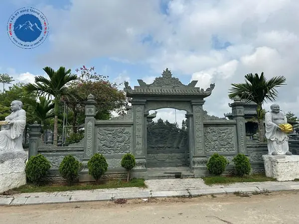 Mẫu cổng khu lăng mộ hiện đại, uy nghi