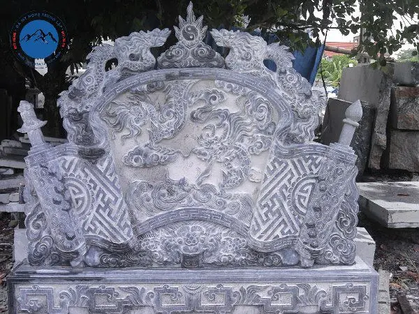 Mẫu cuốn thư đá xanh rêu chạm rồng chầu mặt nguyệt