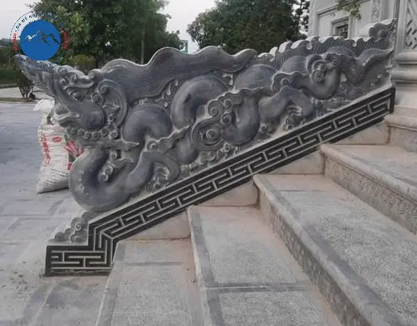 Mẫu đá bậc tam cấp chạm rồng phượng uy nghiêm cho từ đường, nhà thờ họ