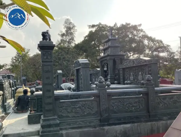 Mẫu khu lăng mộ đá xanh rêu cao cấp độ bền vượt trội