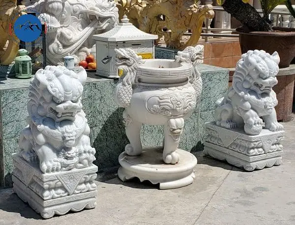 Mẫu kỳ lân đá trắng có chân đạp mây mang ý nghĩa thăng tiến