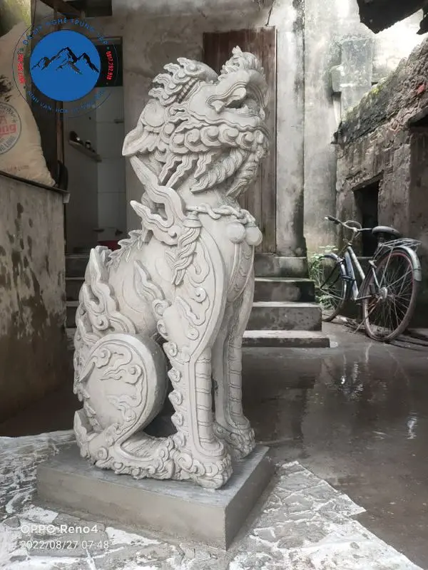 Mẫu kỳ lân đá trắng miệng há to trấn áp hung khí xấu