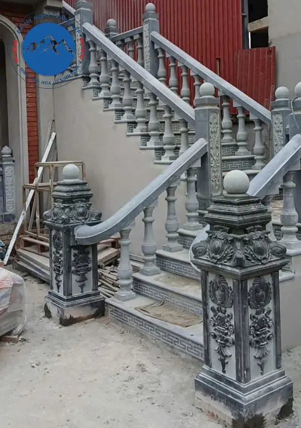 Mẫu lan can đá xanh kết hợp trụ cột đá vững chãi