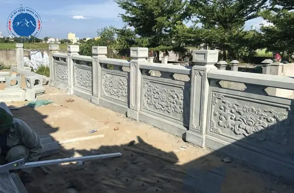 Mẫu lan can nhà mồ nguyên khối chạm sen đầm tự nhiên