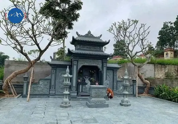 Mẫu lăng thờ chung chạm khắc hoa văn truyền thống sắc nét tỉ mỉ
