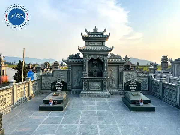 Mẫu lăng thờ đá chạm khắc hoa văn văn hóa đặc trưng