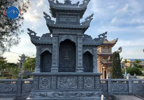 Mẫu mộ đá đôi xanh đen chạm chữ Thọ cổ điển