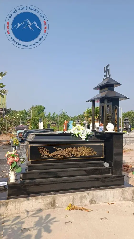 Mẫu mộ đôi đá đen hoa cương bề thế và gắn kết