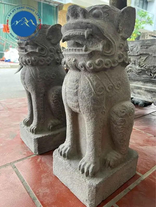 Mẫu nghê đá xanh đen chạm khắc hoa văn cổ truyền đẹp