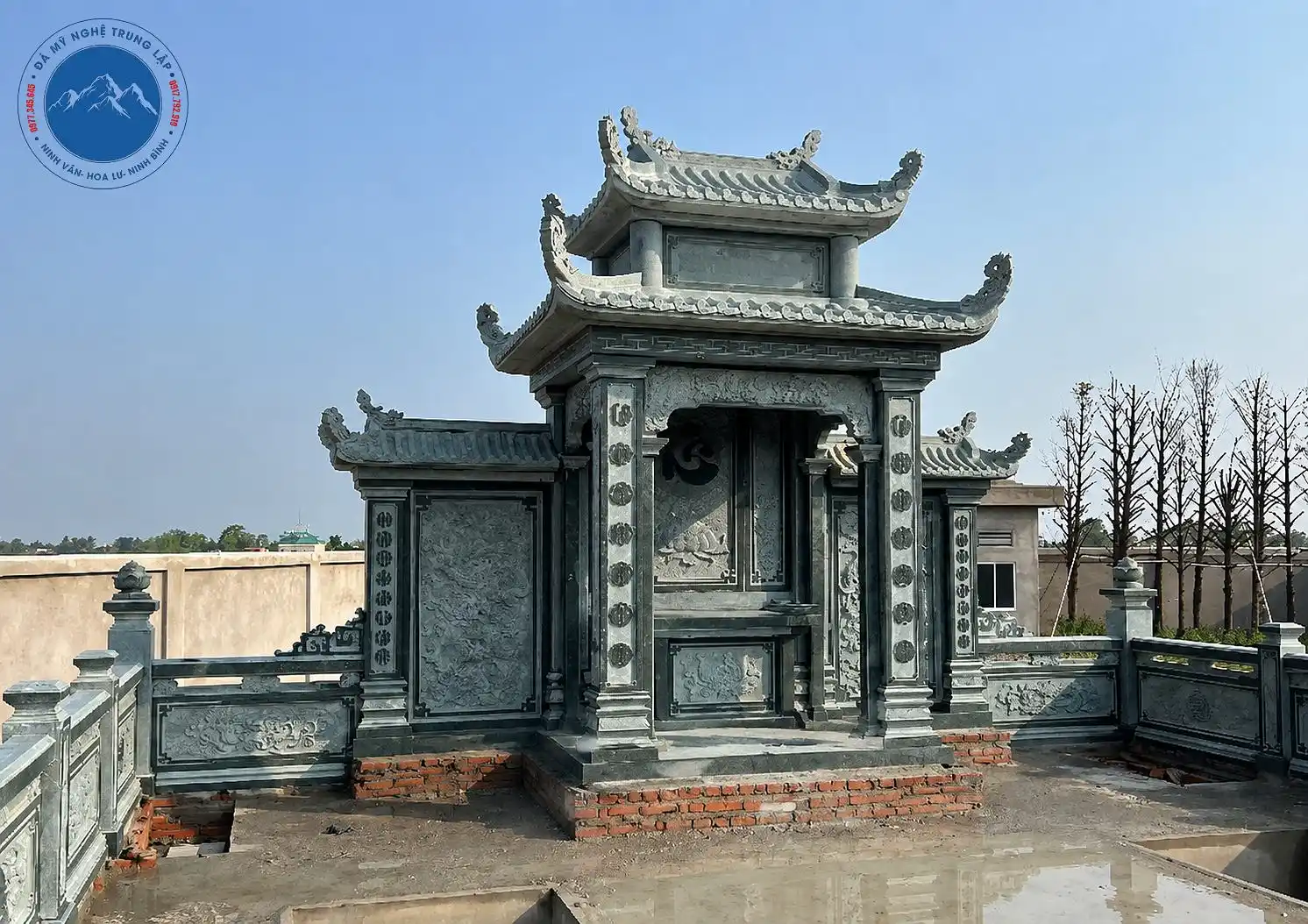 Mẫu nhà mồ đá 2 mái thiết kế chuẩn kích thước Lỗ Ban