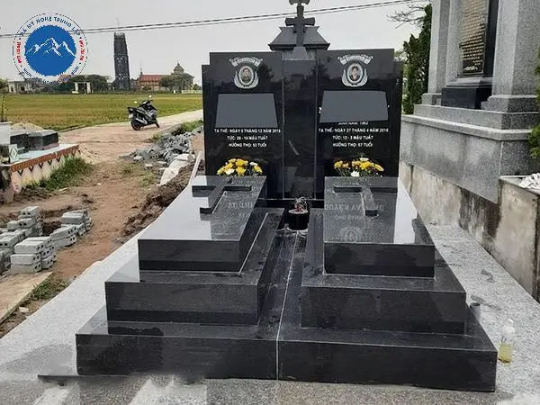 Mộ đá đen granite nguyên khối thiết kế tối giản sang trọng