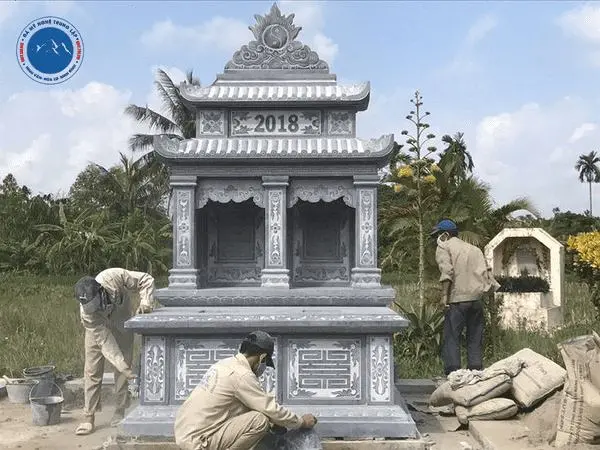 Mộ đá đôi chạm chữ Thọ phong thủy sắc nét