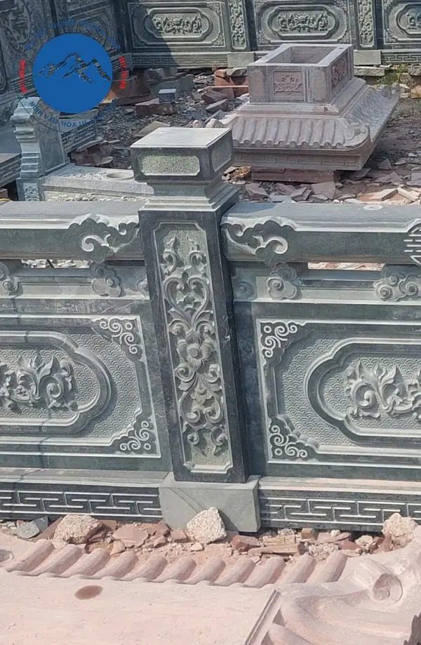 Thi công lan can đá xanh chạm khắc tinh tế