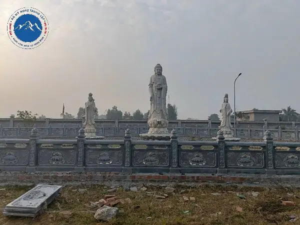 Thi công lan can đá xanh cổ kính