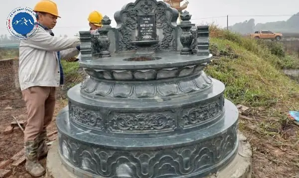 Thiết kế mộ đá tròn đá đen đế sen cách điệu cổ điển