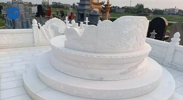 Thiết kế mộ tròn đá trắng vân mây tự nhiên đầy cuốn hút