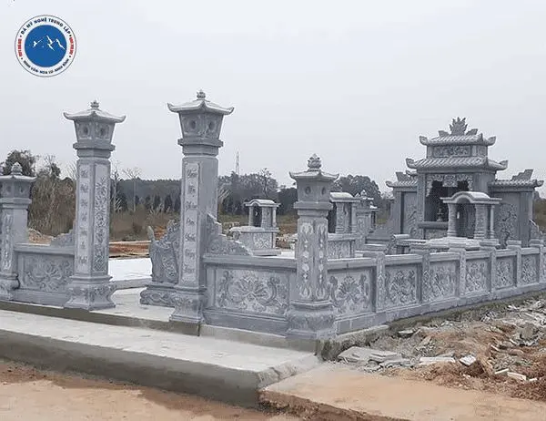Tổng thể khu mộ đá đôi đã hoàn thiện trang nghiêm