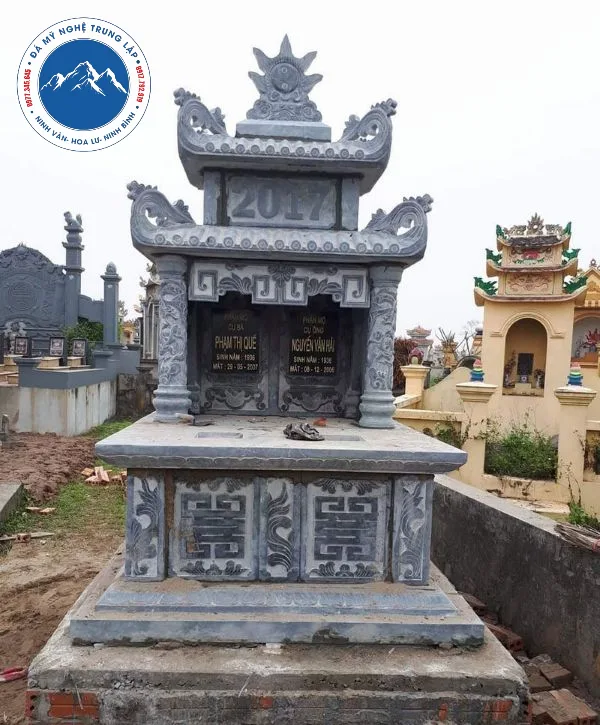 Xe vận chuyển mộ đá lắp đặt tại khu mộ Hải Phòng