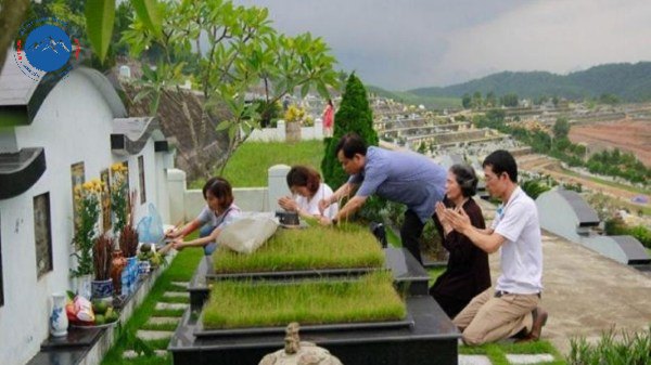 Ảnh hưởng của cách đặt bát hương trên mộ đến vận khí gia đình