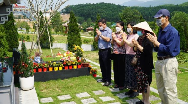 Bài khấn Thanh Minh tại nghĩa trang