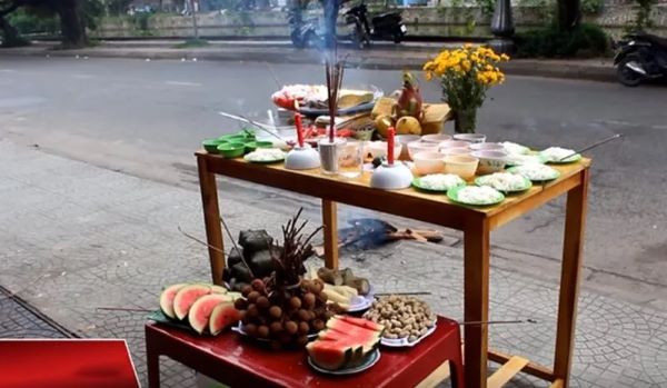 Bài văn cúng cô hồn tháng 7 ngoài trời