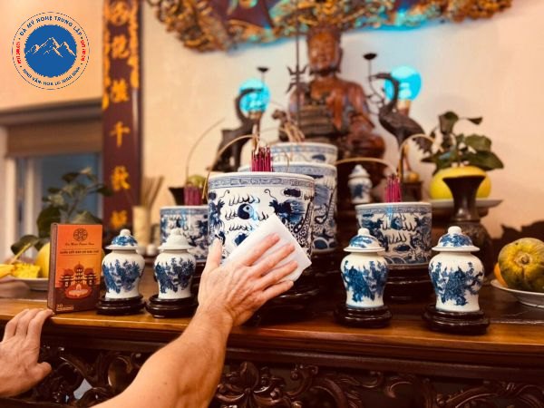 Bàn thờ có 1 bát hương có được không?