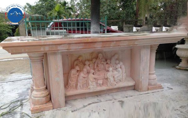 Bàn thờ đá hoa cương công giáo trang trọng hiện đại