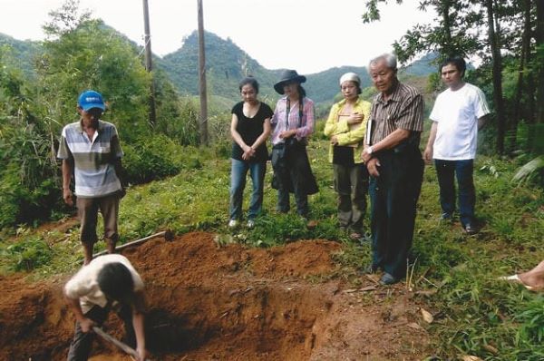 Bốc mộ vào ban ngày có được không?