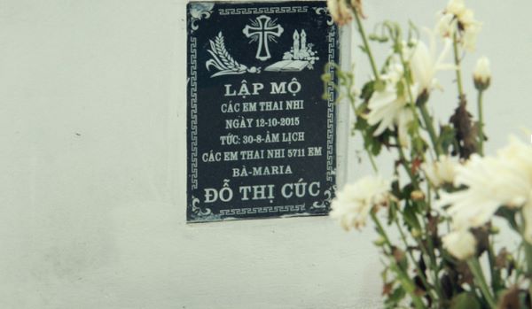 Cách ghi bia mộ thai nhi + thời điểm mất