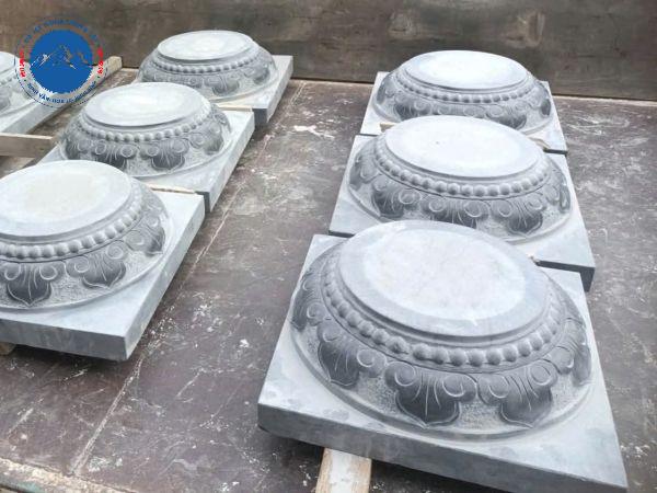 Cận cảnh hoa văn cánh sen trên đá kê cột tròn đẹp