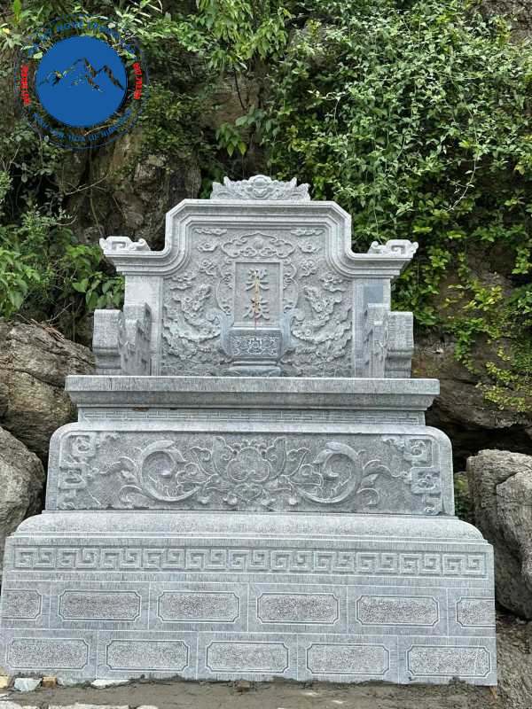 Cận cảnh hoa văn trên mộ vuông cao cấp