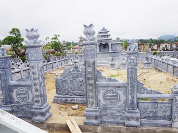 Câu đối bia mộ dành cho ông bà