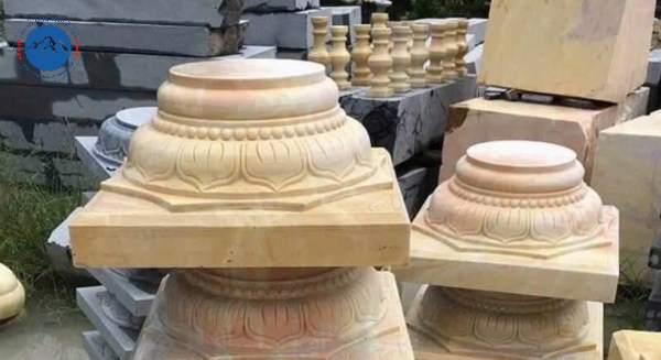 Chân tảng đá bẹt kê cột hiên bằng đá vàng