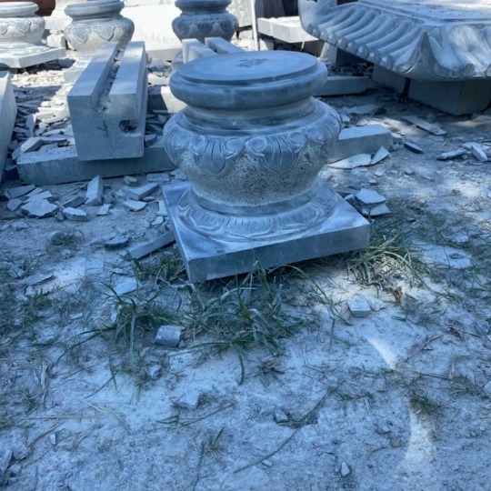 Chân tảng đá hiện đại phù hợp với biệt thự sang trọng