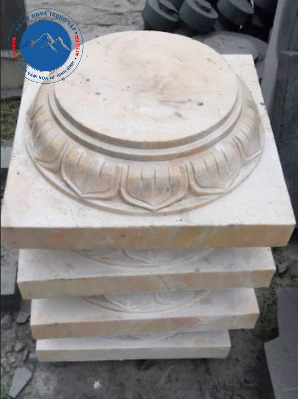 Chân tảng đá vàng tự nhiên lắp cho biệt phủ sang trọng