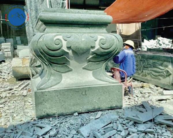 Chân tảng đá vuông chạm chữ thọ cầu bình an may